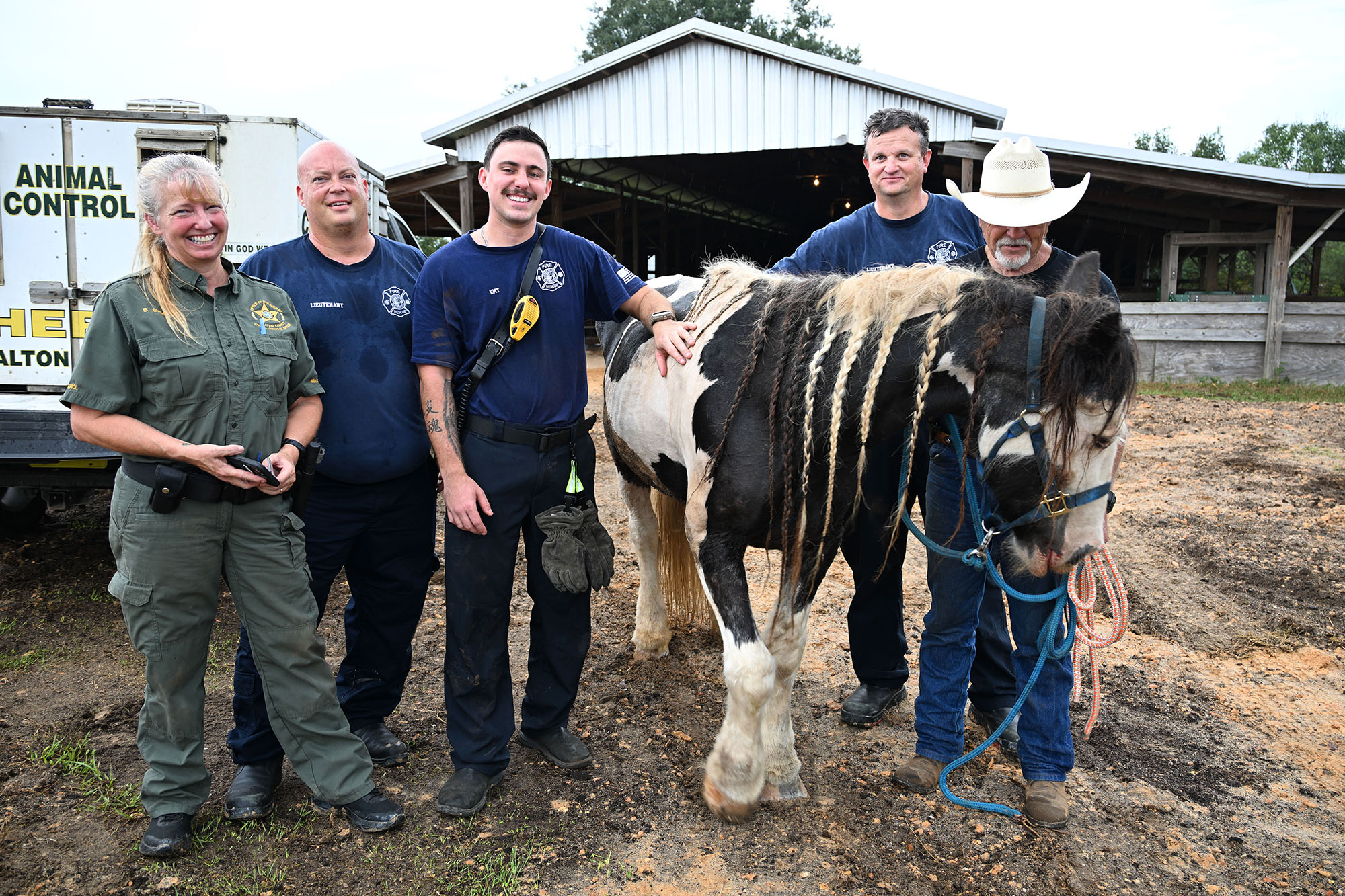 WALTON COUNTY FIRE RESCUE FIREFIGHTERS RESCUE HORSE TRAPPED IN WATER TROUGH WALTON COUNTY FIRE RESCUE FIREFIGHTERS RESCUE HORSE TRAPPED IN WATER TROUGH
