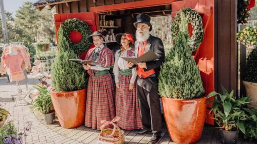 Clay Gardens Holiday Open House Carolers