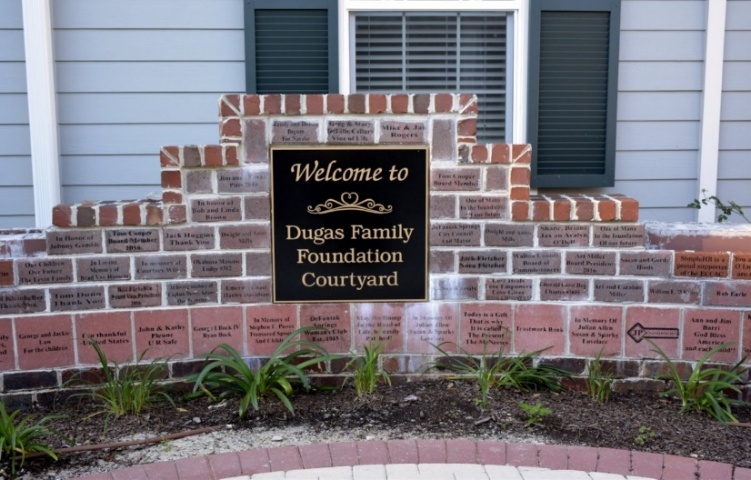 ECCAC’s 2026 Zeke Bratkowski Award received by Steve and Lynn Dugas