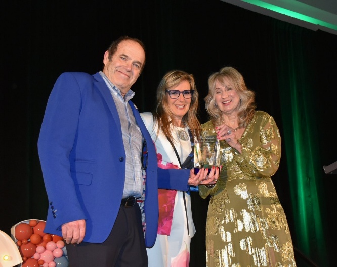 ECCAC’s 2026 Zeke Bratkowski Award received by Steve and Lynn Dugas ECCAC’s 2026 Zeke Bratkowski Award received by Steve and Lynn Dugas