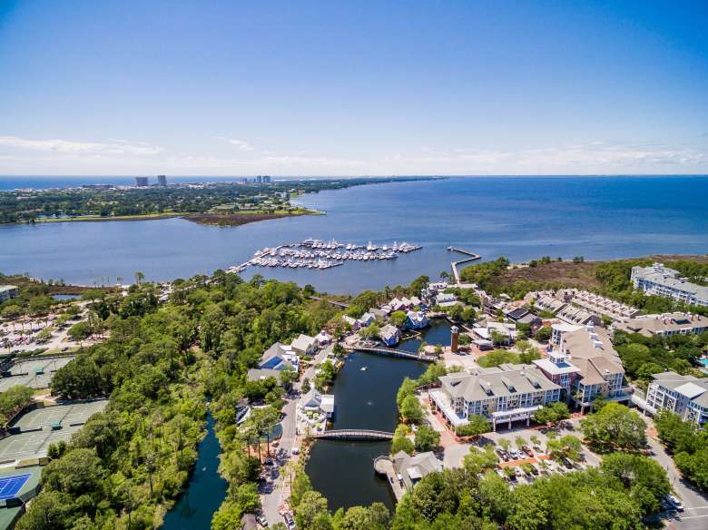 The Farmers Market at Baytowne Wharf