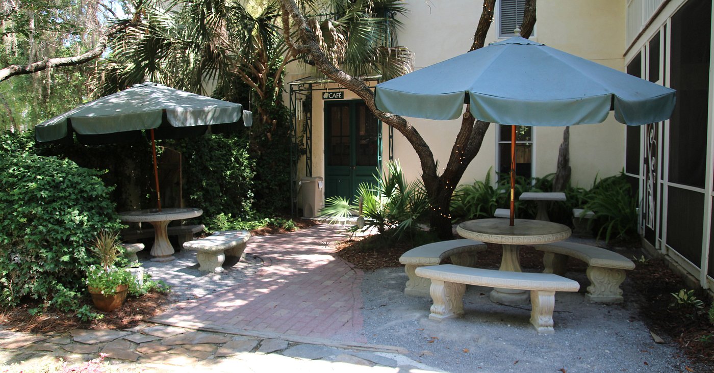 Grayton Locals Market